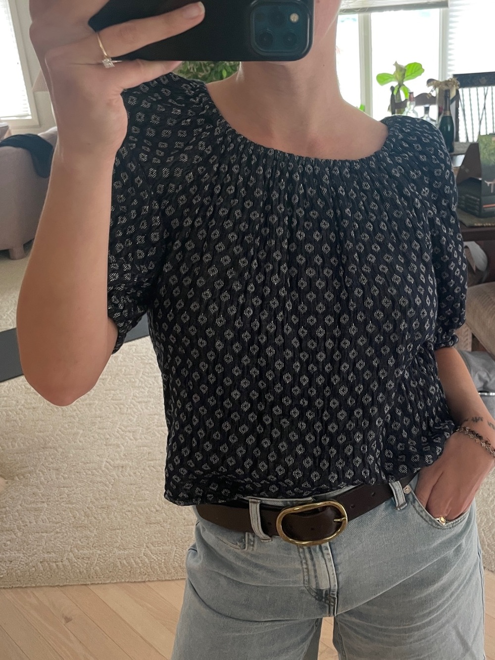 Universal Thread Black Printed Puff-Sleeve Peasant Top